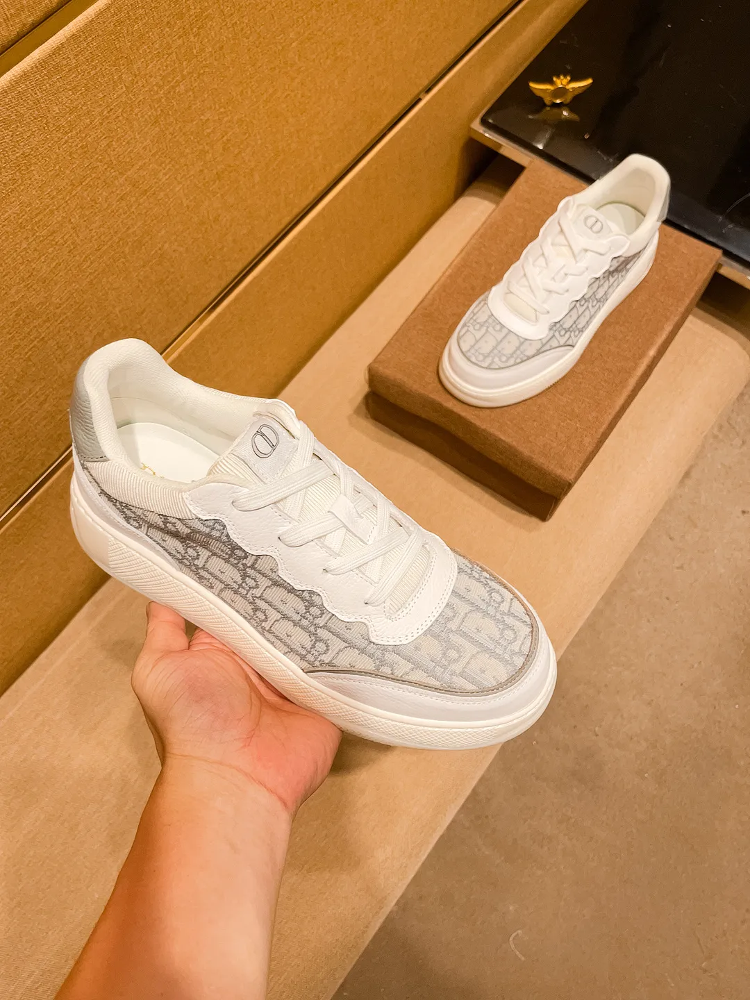 Men's shoes 💰 440💰【Dior】🔥Men's high-end brand of shoes official website 1:1 latest masterpiece: the upper is made of Italian imported first-layer cowhide with a comfortable and breathable lining➕original non-slip and wear-resistant outsole🔥, making walking more convenient and comfortable! An exclusive new model, a stunning work, a beautiful 1:1 replica [color] compared to the official quality! Create a fashionable personality to set off your uniqueness! A must-have for trendy men! Classic 🔥Size: 38-44 Color: 🔥 2⃣️colors available🔥